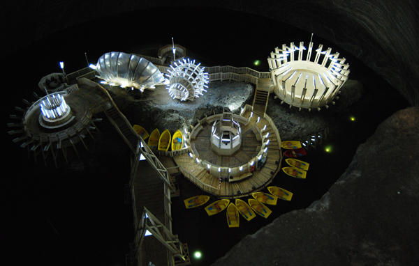 Turda_the lake. 투르다 소금광산 지하호수.