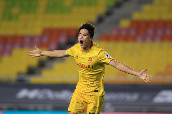 지난 11일 수원과의 경기에서 김주공 선수가 득점 세리머니 하는 모습. 사진=광주FC 제공