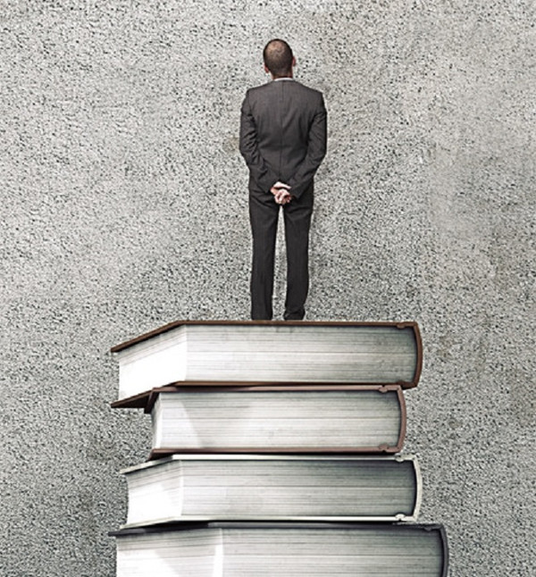 개인의 특출한 지적 능력도 있지만 공공의 자산에 힘입어 지식을 쌓고 그 지식을 발판으로 삼아 돈과 명예를 얻은 지식인들은 자신의 능력을 사회로 돌려야 한다. 그것이 지식인의 책무다. 때로 그 책무로 인해 위험에 빠지기도 하지만 그건 지식인이 감당해야 할 숙명과도 같은 것이다.