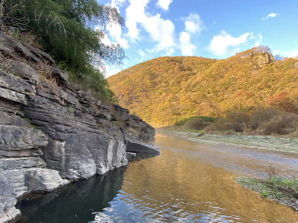 백악기 공룡이 거닐었던 암반.