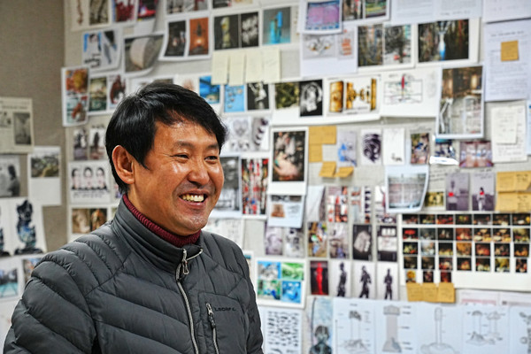 코로나 상황으로 전시도 다른 활동도 할 수 없었던 힘든 시간, 권승찬 작가는 일상의 소소한 순간들을 담은 ‘드로잉 일기’를 그리며 ‘슬기로운 백수생활’을 했다..