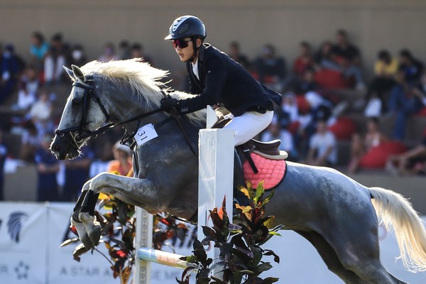 2022 근대5종 세계선수권대회에서 승마 종목 경기를 펼치는 전웅태. 국제근대5종경기연맹 제공.