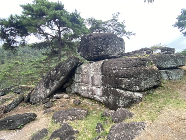 화순 고인돌 감태바위채석장.