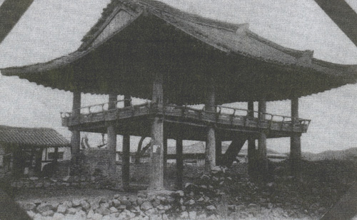 공북루와 비슷한 규모와 형태였을 것으로 추정되는 황화루 모습..