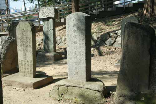 신석유 목사 선정비.