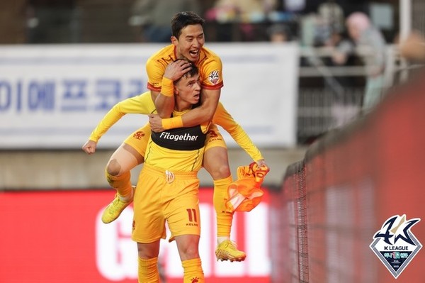 K리그 데뷔전을 화끈하게 장식한 자시르 아사니. 한국프로축구연맹 제공.