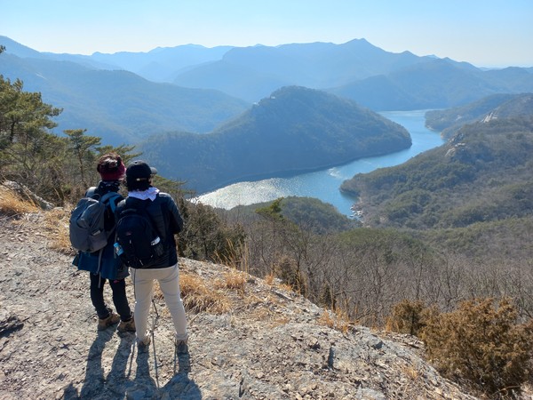 사두봉과 부안호.