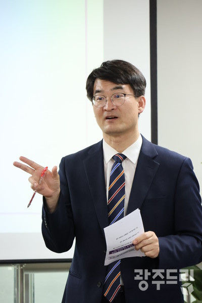 '좋은 불평등' 저자 최병천 신성장경제연구소 소장.