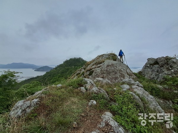 범산 암릉지대.