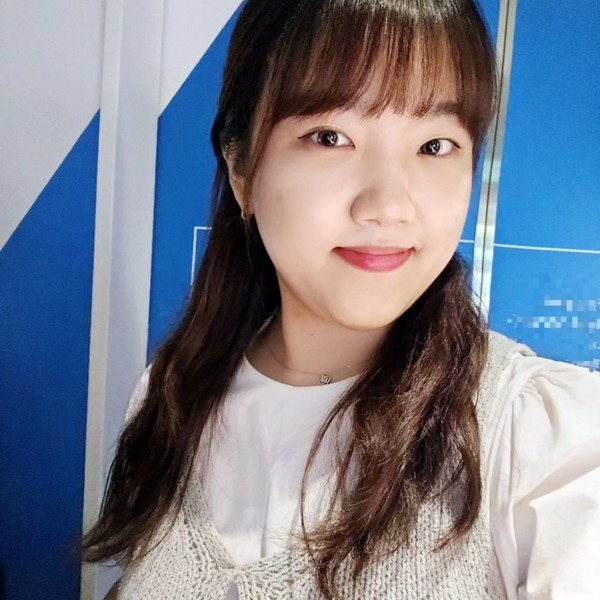 광주재능기부센터를 통해 지속적인 기부를 이어가고 있는 현대 오토에버 김현지 책임.