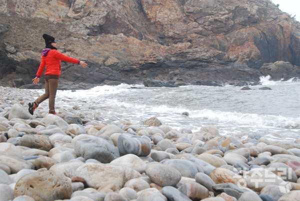 큰내끼몽돌해변.