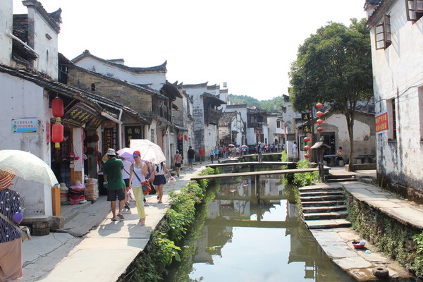 행정구역 개편이 이루어지기 이전에는 안휘성이었던 주자(朱子)의 고향 무원(婺源). 무원은 녹차와 홍차로도 유명한 곳이며, 이곳의 찻잎은 기문 홍차의 병배용으로 쓰인다.