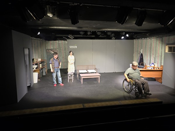 연극 '질투'. 사진=연극문화공동체 DIC.