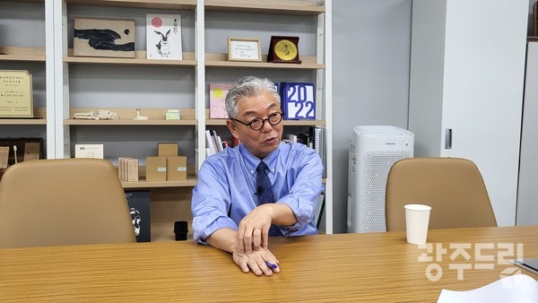 24일 광주창조경제혁신센터에서 본보와 인터뷰를 가진 하상용 광주창경센터장. 2021년 6월 임기를 시작으로 지난 3년간 센터를 이끌어왔으며, 최근 연임했다.