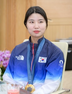 남수현이 금메달을 안고 귀국했다.