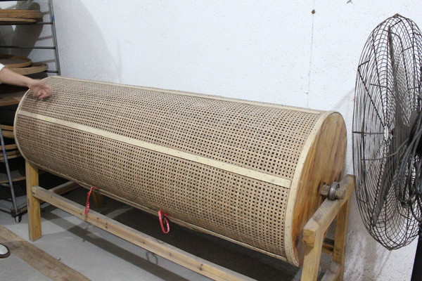 대나무로 만든 구형 주청기(做靑機): 그 크기도 현대식보다 더 작다. 