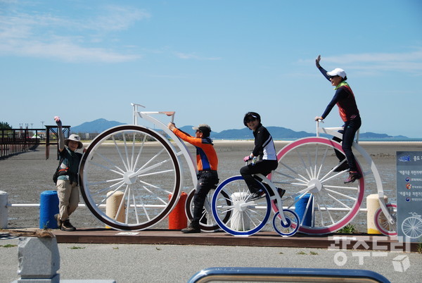 짱뚱어 다리 조형물.