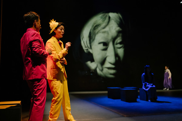 극단 ‘수수파보리’의 ‘통속 소설이 머 어때서?!’.