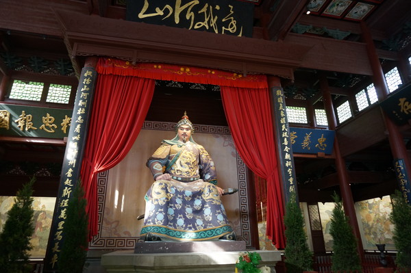  악왕묘 본전에 모셔져 있는 악비의 상. 