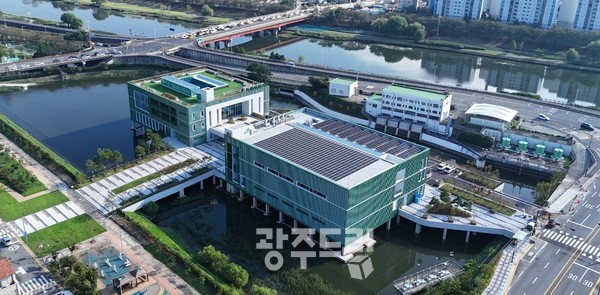 순천시 오천그린광장 인근에 세워진 순천어울림선테가 12일 개관했다. 