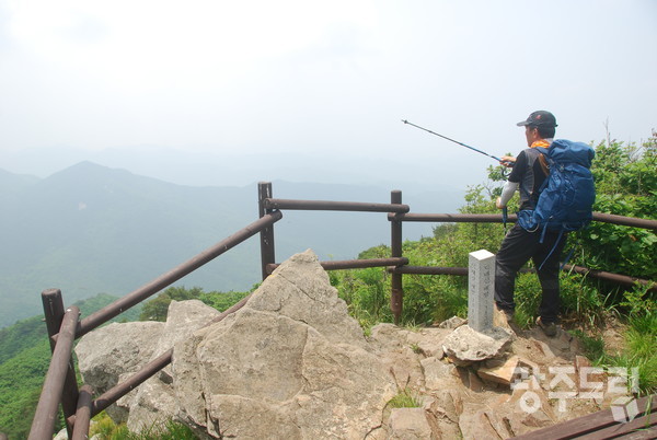 덕태산 정상.