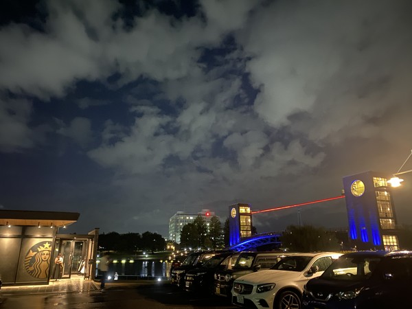 간스이공원의 스타벅스 야경