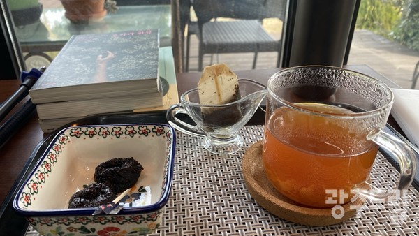 오조리 동네책방에서 잠시 멈춤.