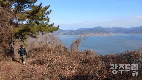 봉화산 바다조망.