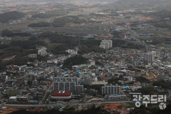 산성대에서 바라본 영암읍내 전경.
