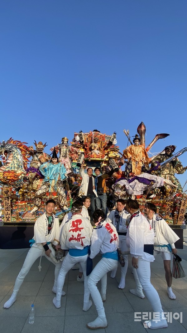 일본 키타큐슈의 쿠로사키기온야마가사.