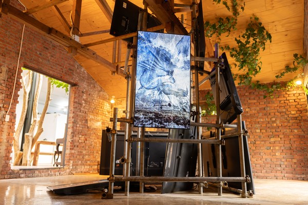 1전시관인 호랑가시나무 아트폴리곤에 전시된 송창애 작 ‘미래 기억_과거는 왜 지나가지 않는가’.