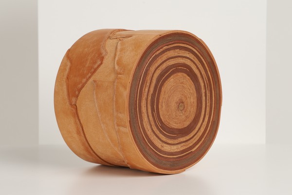 3회차 전시 작가인 나다영 작가의 '무르익어가는 나이테'.