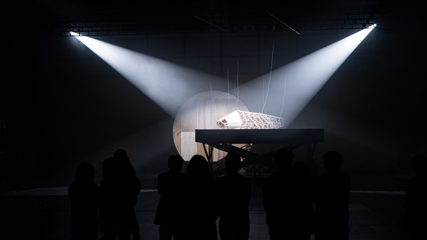 ‘어디로나 흐르는 광주’.