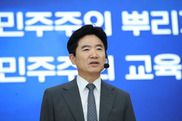 취임 3주년 기자회견을 하는 김대중 전남도교육감. 전남도교육청 제공