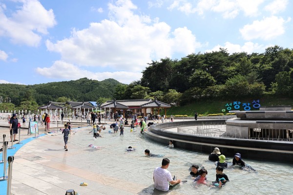 홍길동테마파크 바닥분수와 물놀이장 