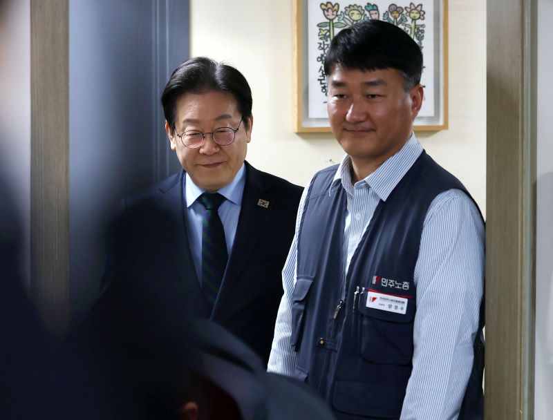 '노란봉투법' 약속지킨 이재명 <b>대통령</b>, 취임 후 첫 <b>양대노총 회동</b>