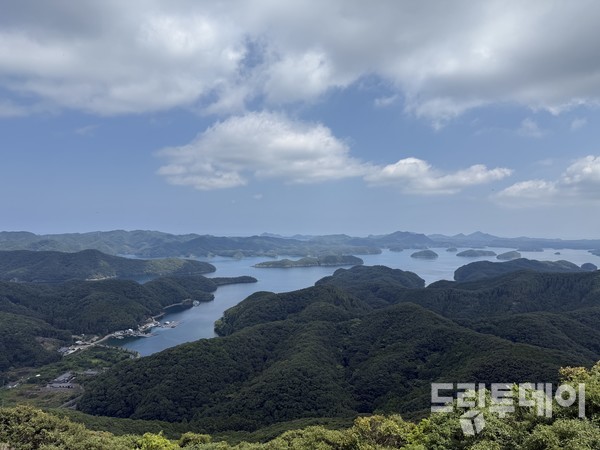 에보시다케 전망대에서 본 아소만.