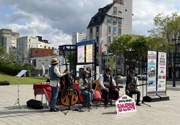 찾아가는 문화공연 모습. 사진=광주문화재단 제공.
