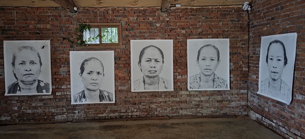 랑가 푸르바야 작.