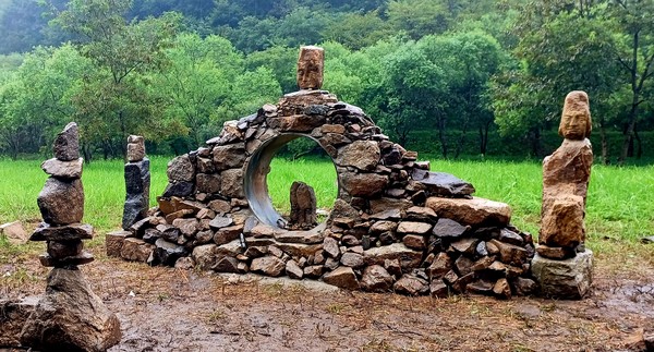 김석환작가의 자연석을 이용 작품