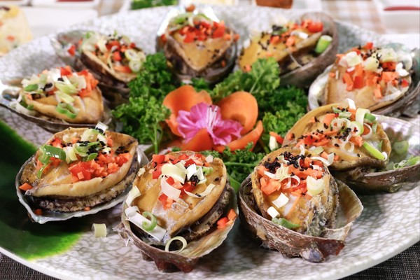 고흥에서도 맛볼수 있는 자연산 전복 찜