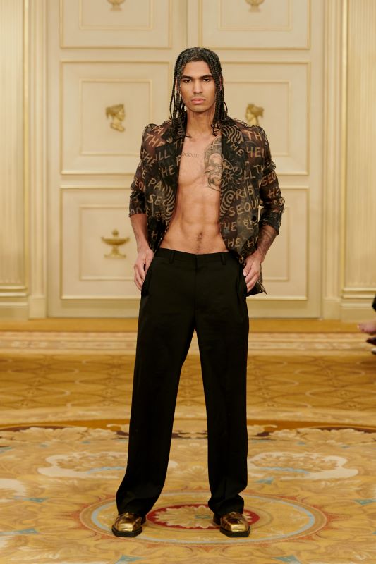 현지 패션쇼 모습