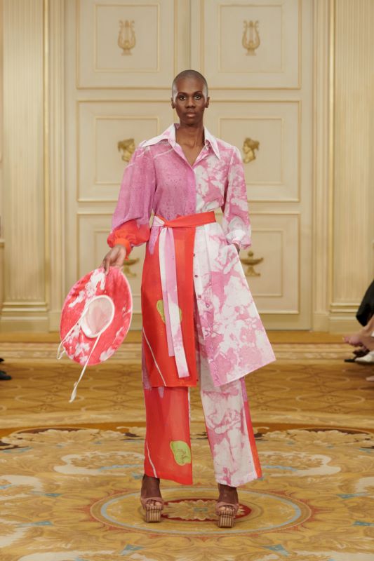 현지 패션쇼 모습