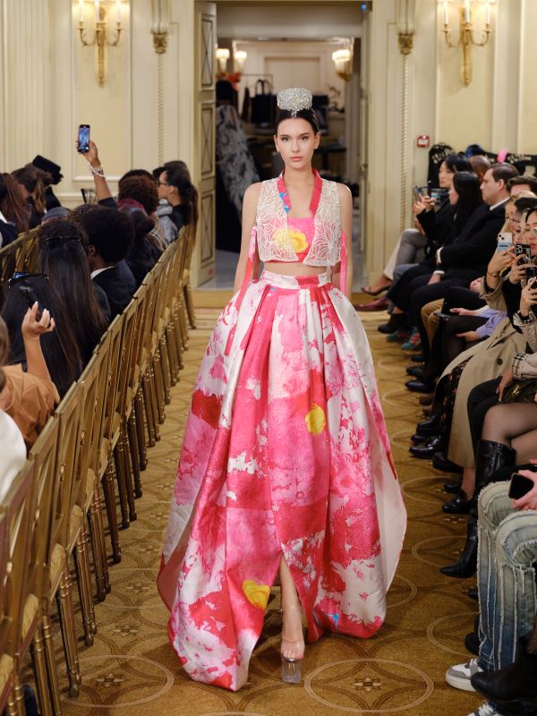 현지 패션쇼 모습