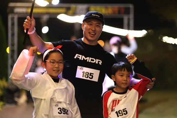 'J-라이트 런'을 완주한 가족들. 장성군 제공