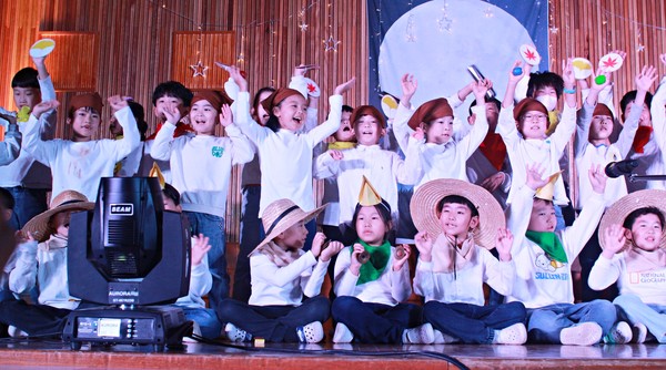 지난해 동산초의 별빛무대 공연. 동산초 제공.