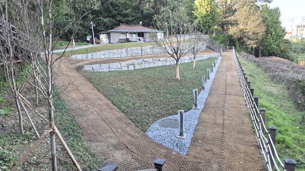 새로 조성된 호가원 산책로