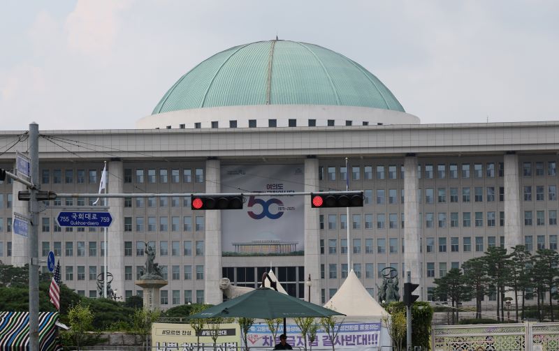 이재명 정부 첫 국정감사를 사실상 마무리한 국회는 곧바로 728조 원에 달하는 내년도 예산안 심사를 위한 일정에 돌입한다. 뉴시스