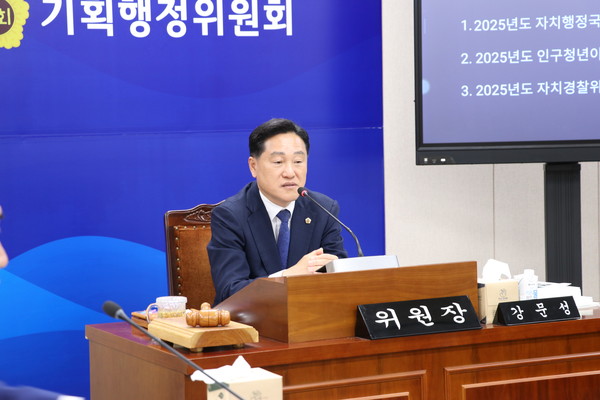 4일 전남도의회 행정감사에서 발언하고 있는 강문성 의원. 전남도의회 제공.