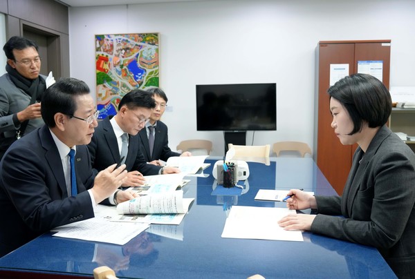 김영록 전남지사와 이소영 예결위 더불어민주당 간사 면담. 전남도 제공